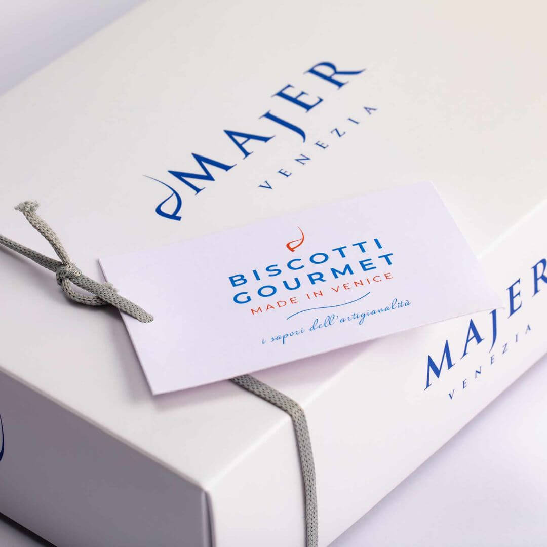 BOX BISCUITS GOURMET / CANTUCCI, QUADRUCCI MANDORLE AND QUADRUCCI MARASCHE / 300 g