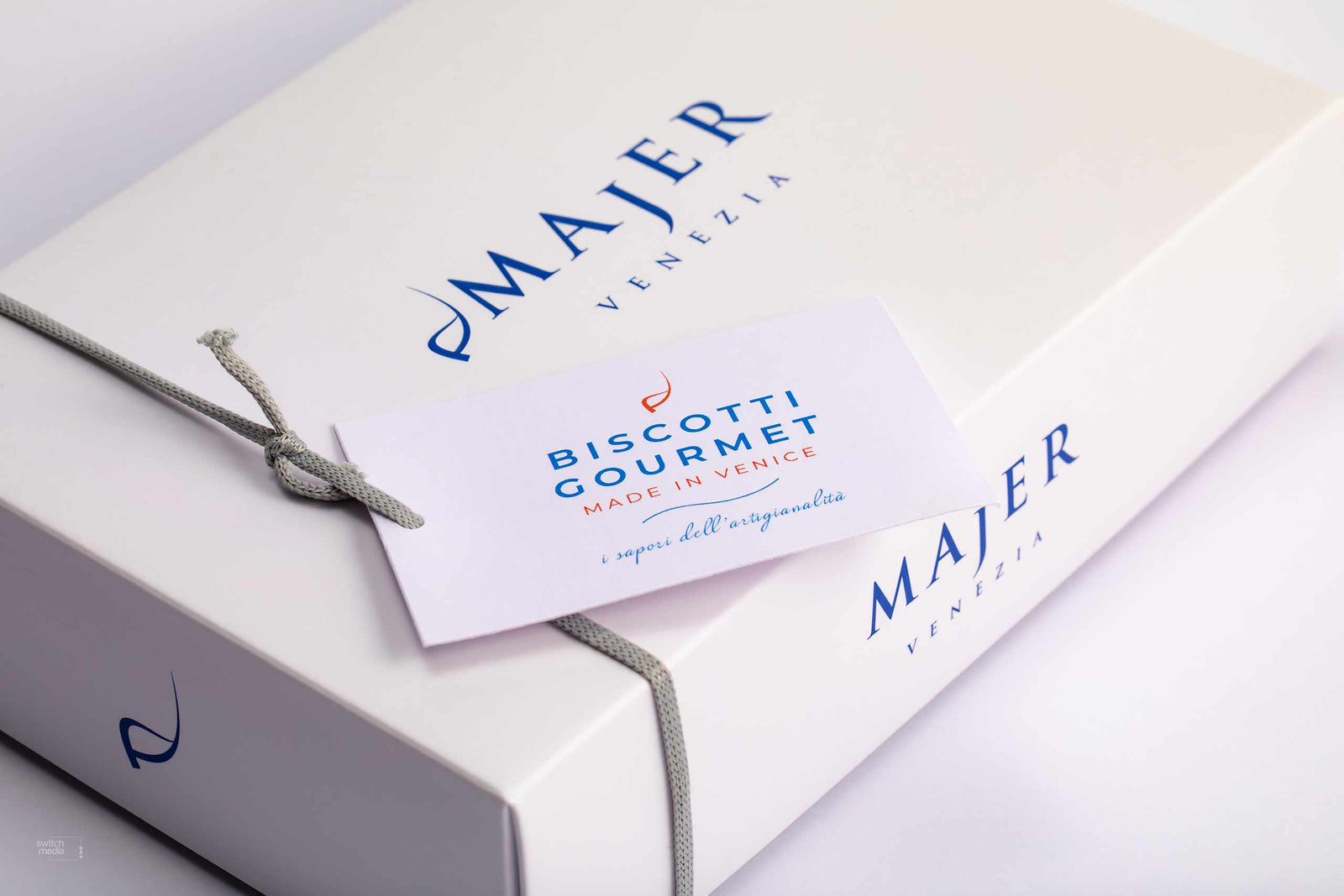 Scatola biscotti gourmet | Cantucci, Quadrucci mandorle e Quadrucci marasche |  300 g